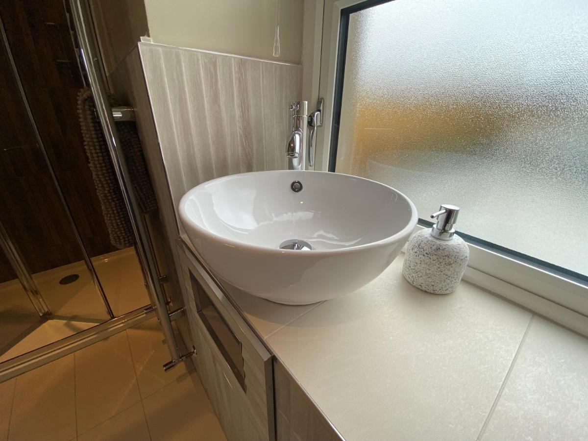 The Gate Lodge At Dunnanew - 4 Star- Sleeps 5 Seaforde Eksteriør billede