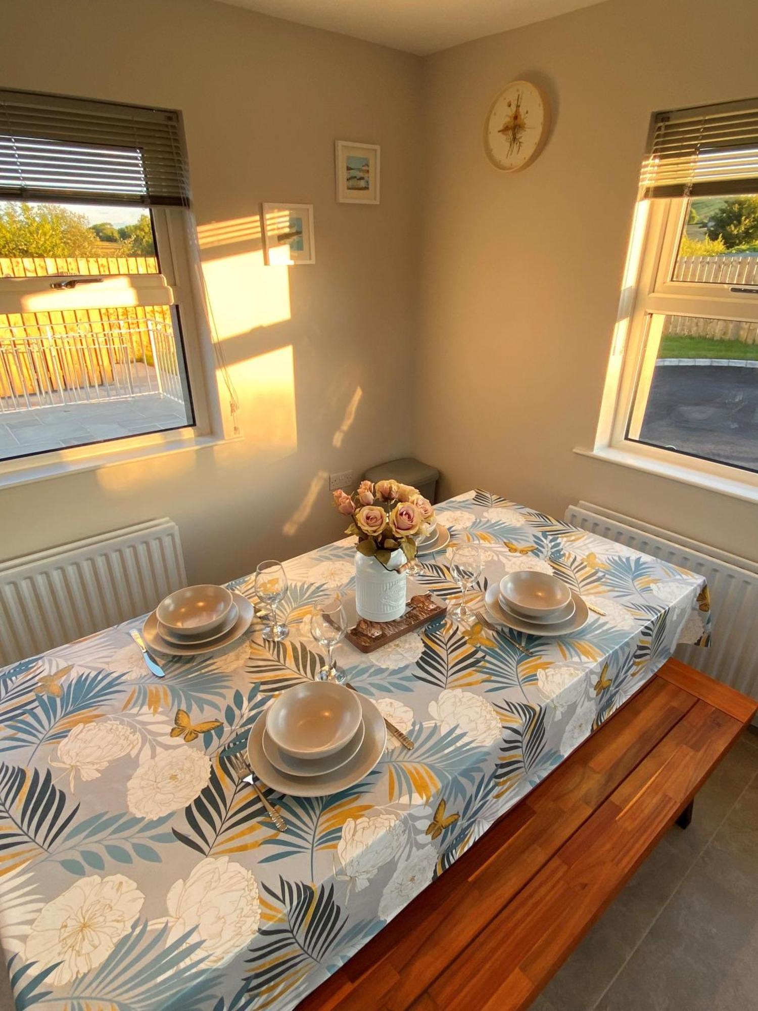 The Gate Lodge At Dunnanew - 4 Star- Sleeps 5 Seaforde Eksteriør billede
